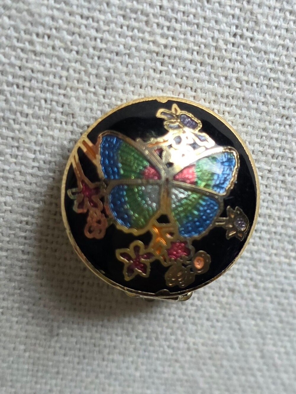 Vintage cloisonné clip-on earrings featuring a butterfly and floral motif - Picture 2 of 4